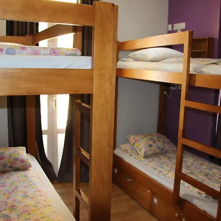 Hostel B.a.